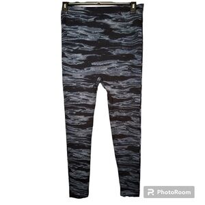 NWT Lane Bryant black and gray leggings size E/F